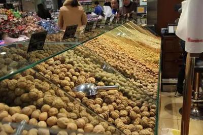 顆粒自動(dòng)包裝機(jī) 推動(dòng)食品包裝新動(dòng)態(tài)——預(yù)包裝與散裝食品的智能融合