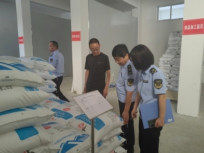 涇川縣市場監(jiān)督管理局開展汛期食品安全專項檢查，重點(diǎn)整治預(yù)包裝與散裝食品